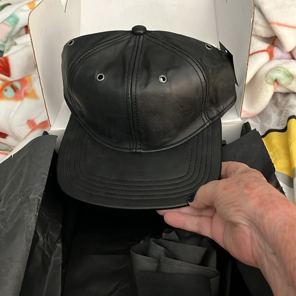 Marc by Marc Jacobs Faux Leather Hat NWT - Picture 2 of 10